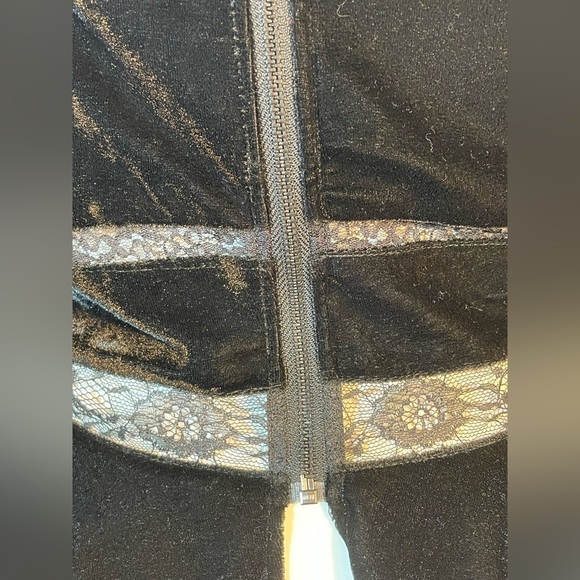 Saylor Black Velvet Raegan Puff Sleeve Lace Top Blouse Witchy Goth Romantic M - Picture 4 of 8